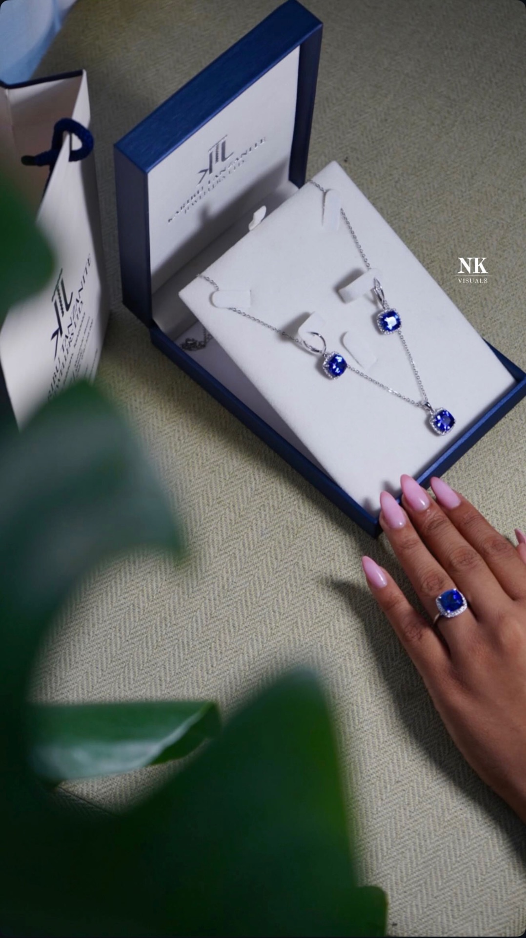 Blue sapphire jewellery set worn on a hand